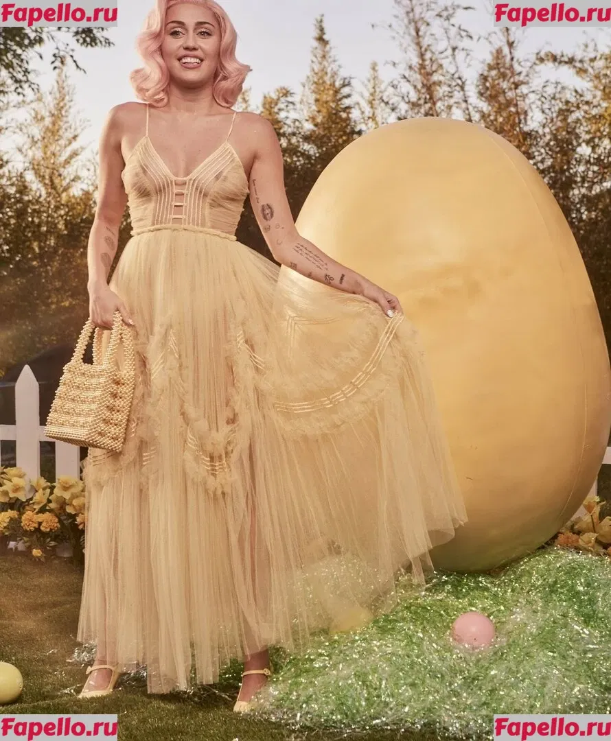 Miley Cyrus Onlyfans Photo Gallery 