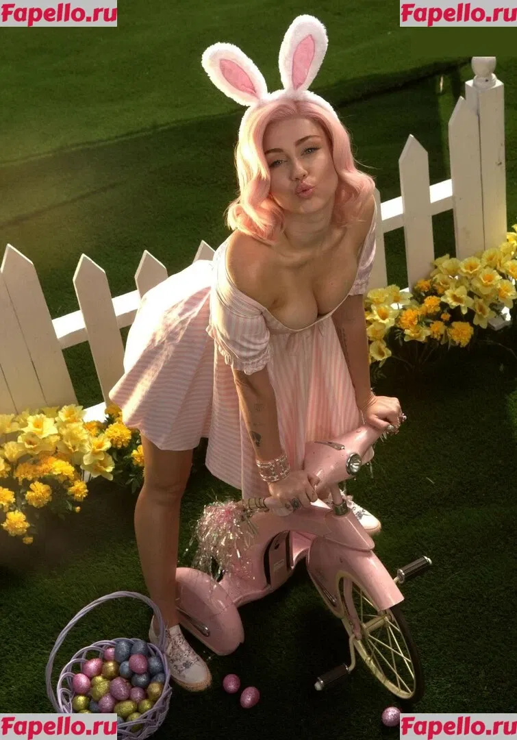 Miley Cyrus Onlyfans Photo Gallery 