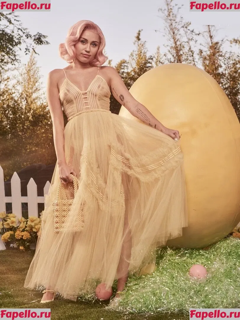 Miley Cyrus Onlyfans Photo Gallery 