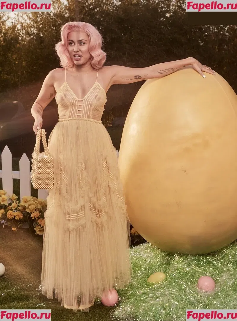 Miley Cyrus Onlyfans Photo Gallery 