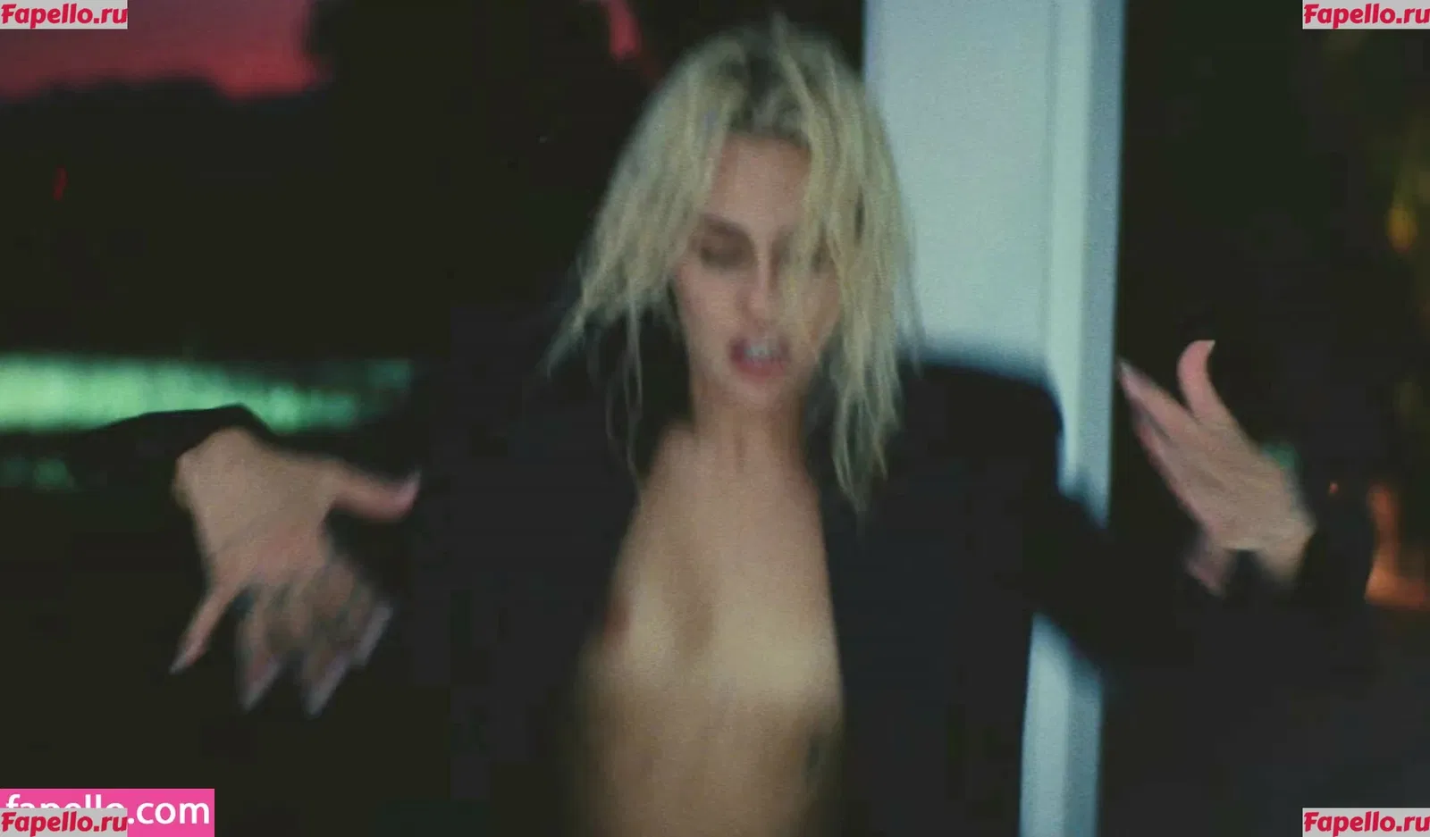 Miley Cyrus Onlyfans Photo Gallery 