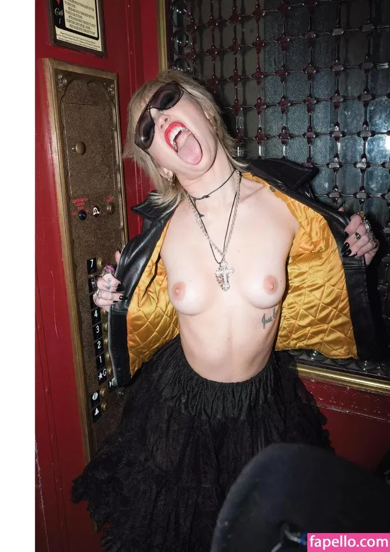 Miley Cyrus Onlyfans Photo Gallery 
