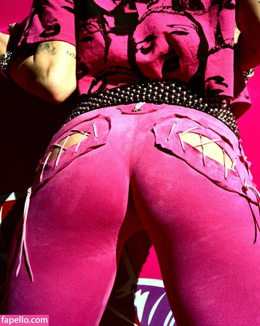 Miley Cyrus Onlyfans Photo Gallery 