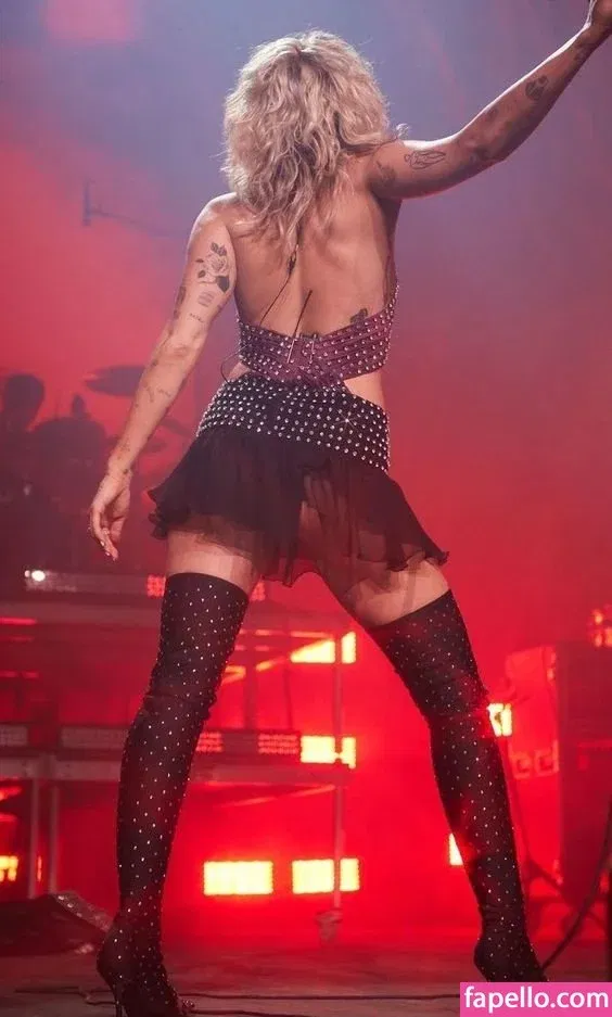 Miley Cyrus Onlyfans Photo Gallery 