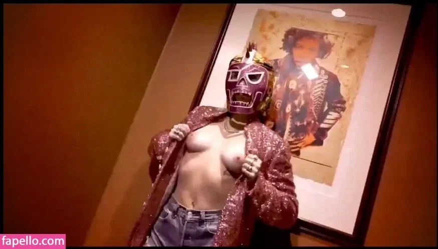 Miley Cyrus Onlyfans Photo Gallery 