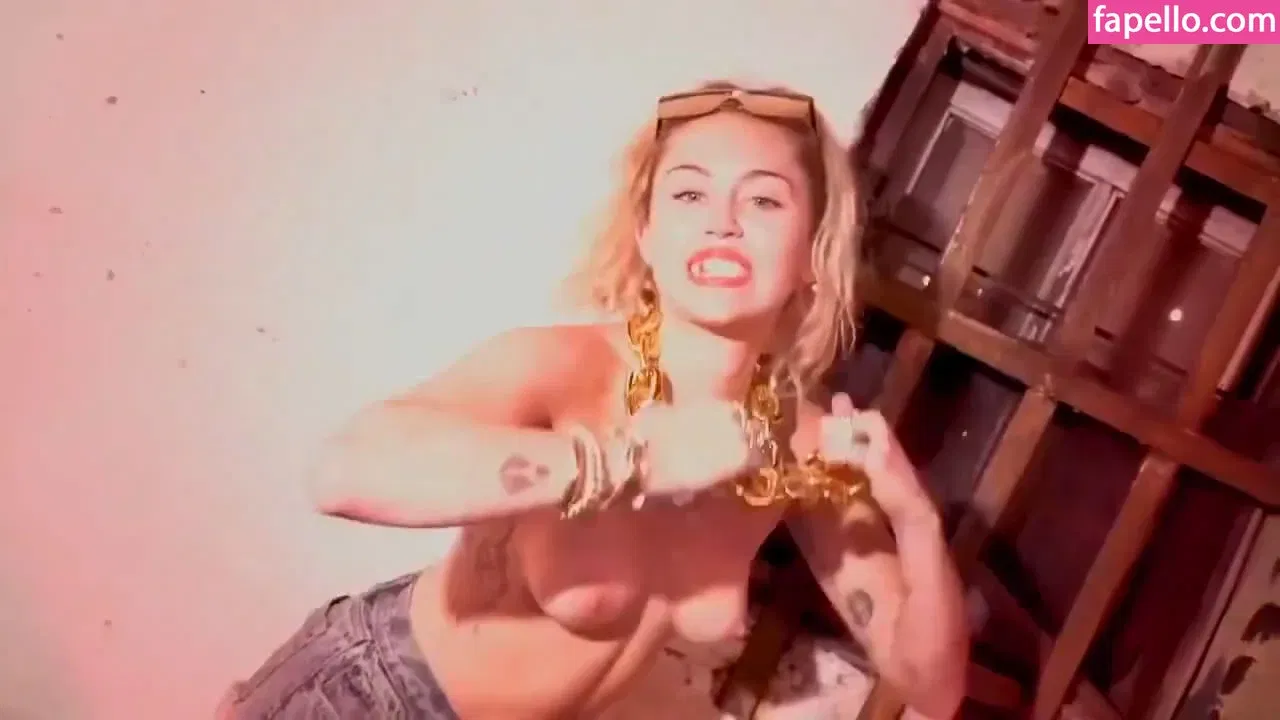 Miley Cyrus Onlyfans Photo Gallery 