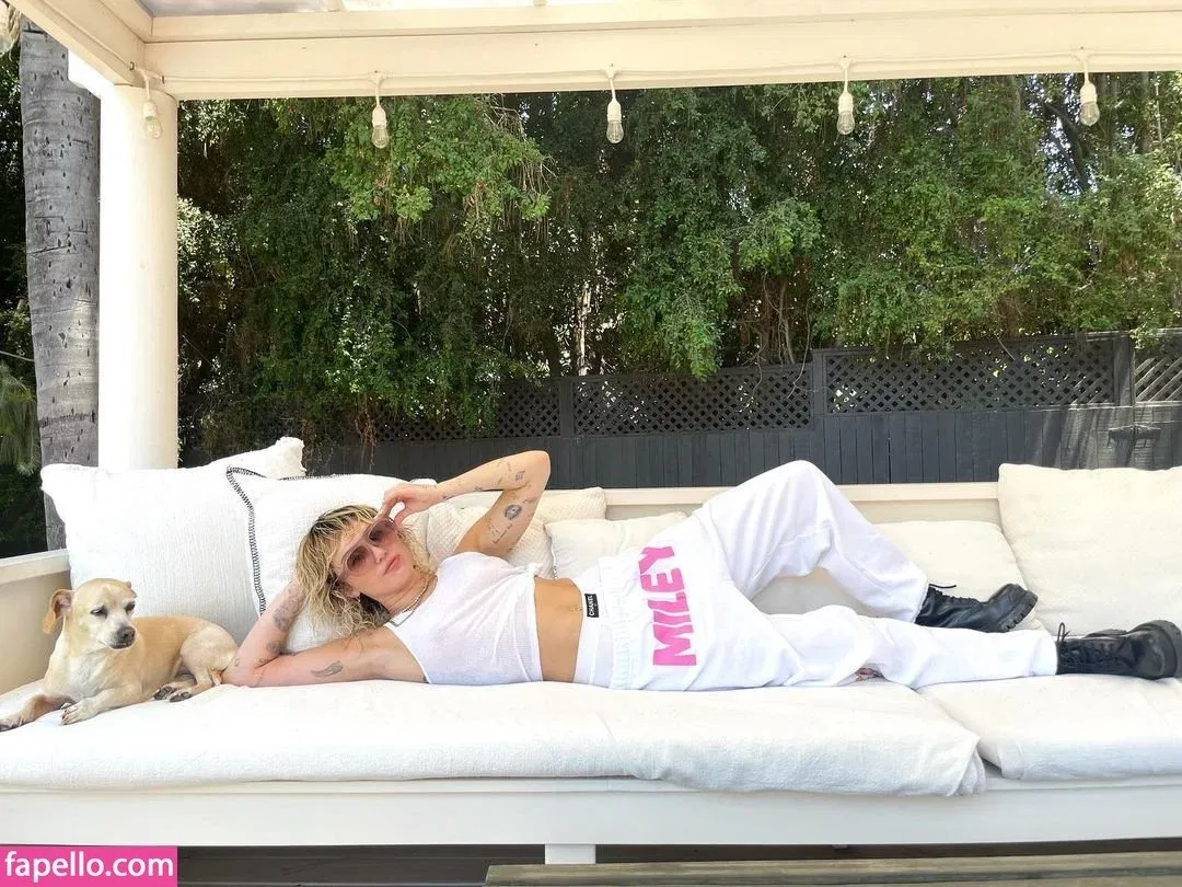 Miley Cyrus Onlyfans Photo Gallery 