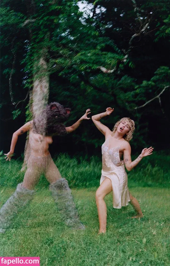 Miley Cyrus Onlyfans Photo Gallery 