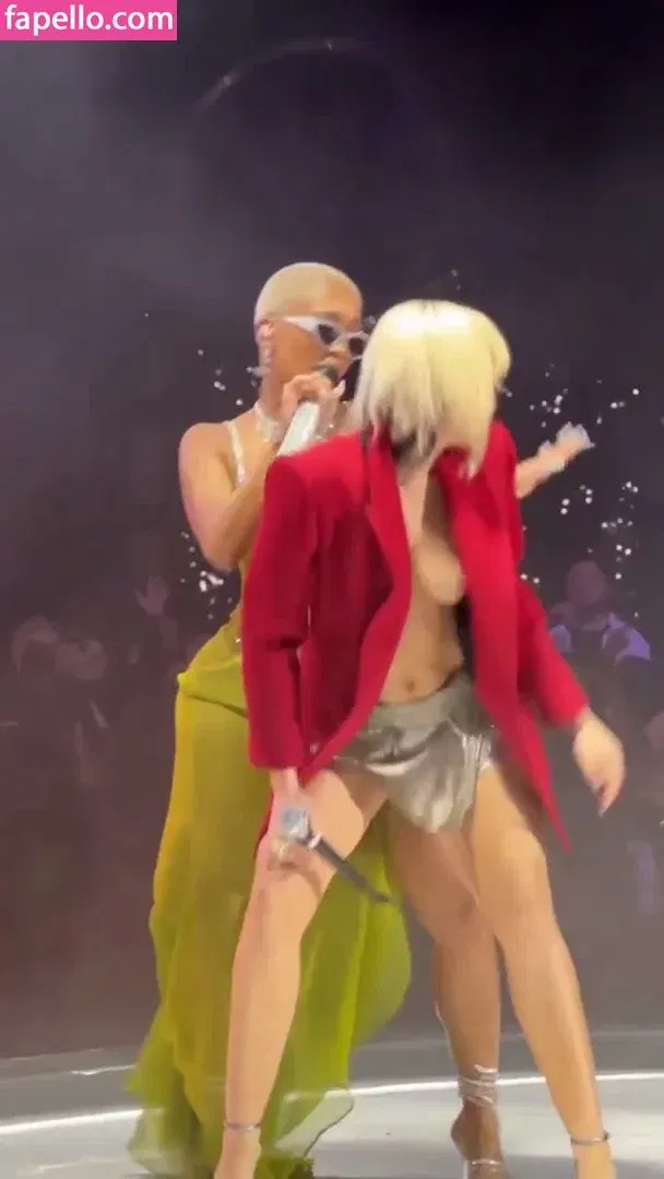 Miley Cyrus Onlyfans Photo Gallery 