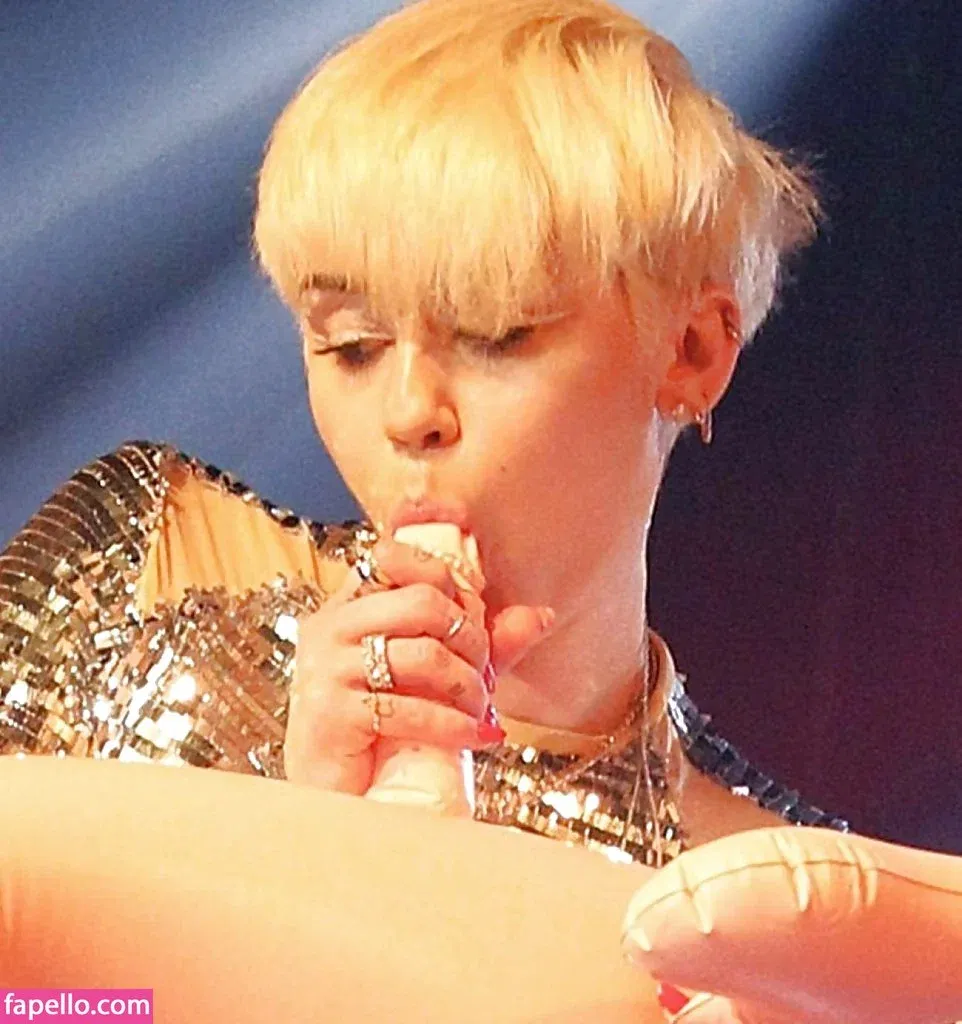 Miley Cyrus Onlyfans Photo Gallery 