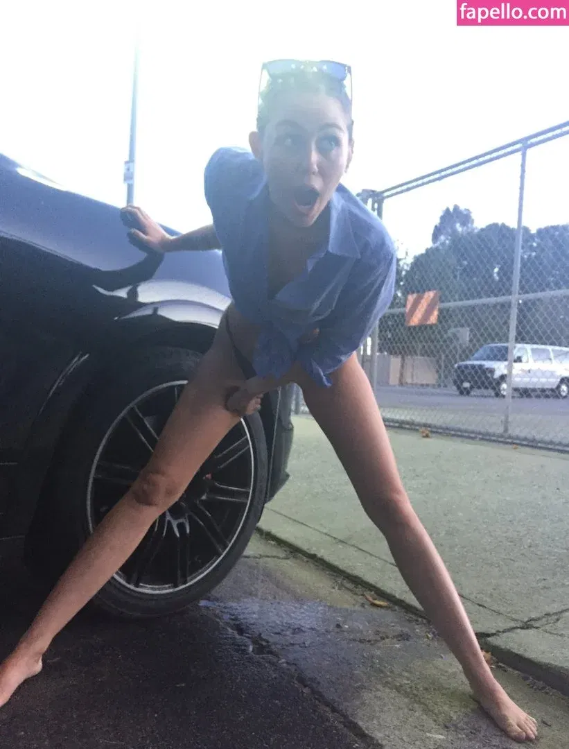 Miley Cyrus Onlyfans Photo Gallery 