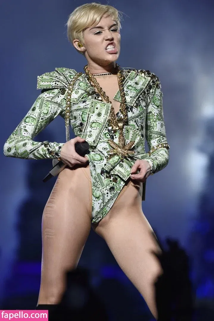 Miley Cyrus Onlyfans Photo Gallery 