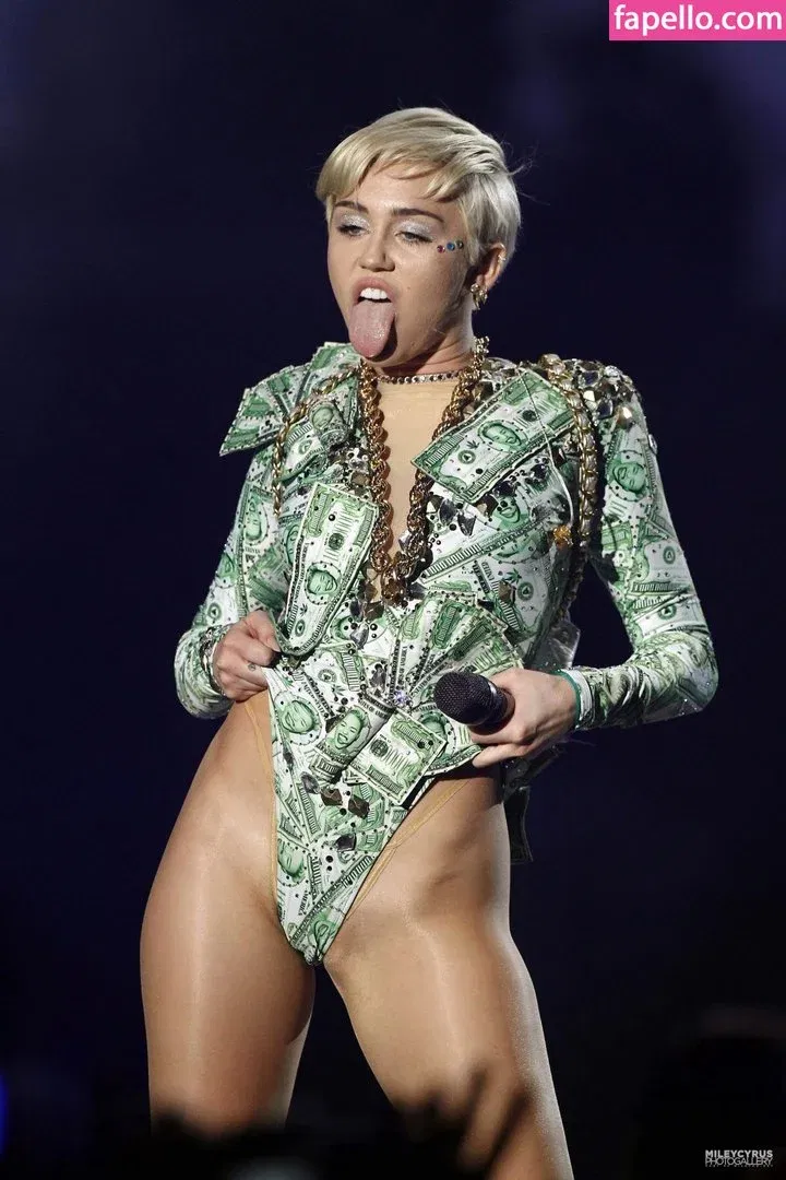 Miley Cyrus Onlyfans Photo Gallery 