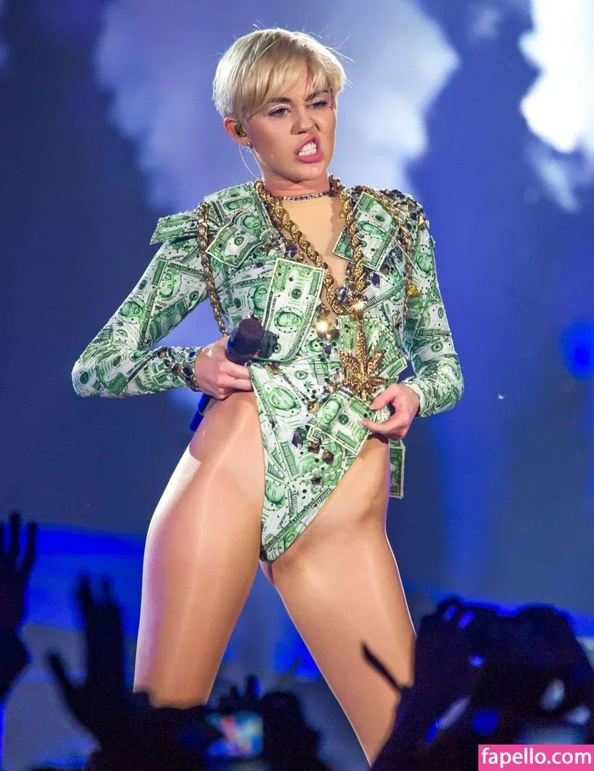 Miley Cyrus Onlyfans Photo Gallery 