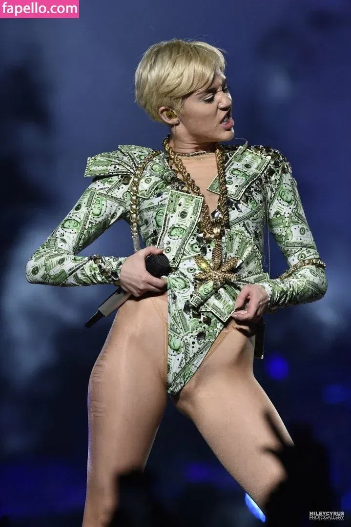 Miley Cyrus Onlyfans Photo Gallery 