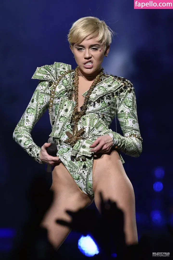 Miley Cyrus Onlyfans Photo Gallery 