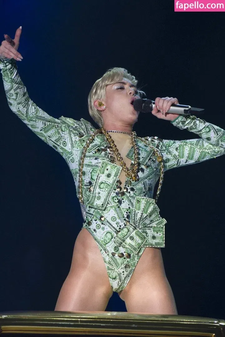 Miley Cyrus Onlyfans Photo Gallery 