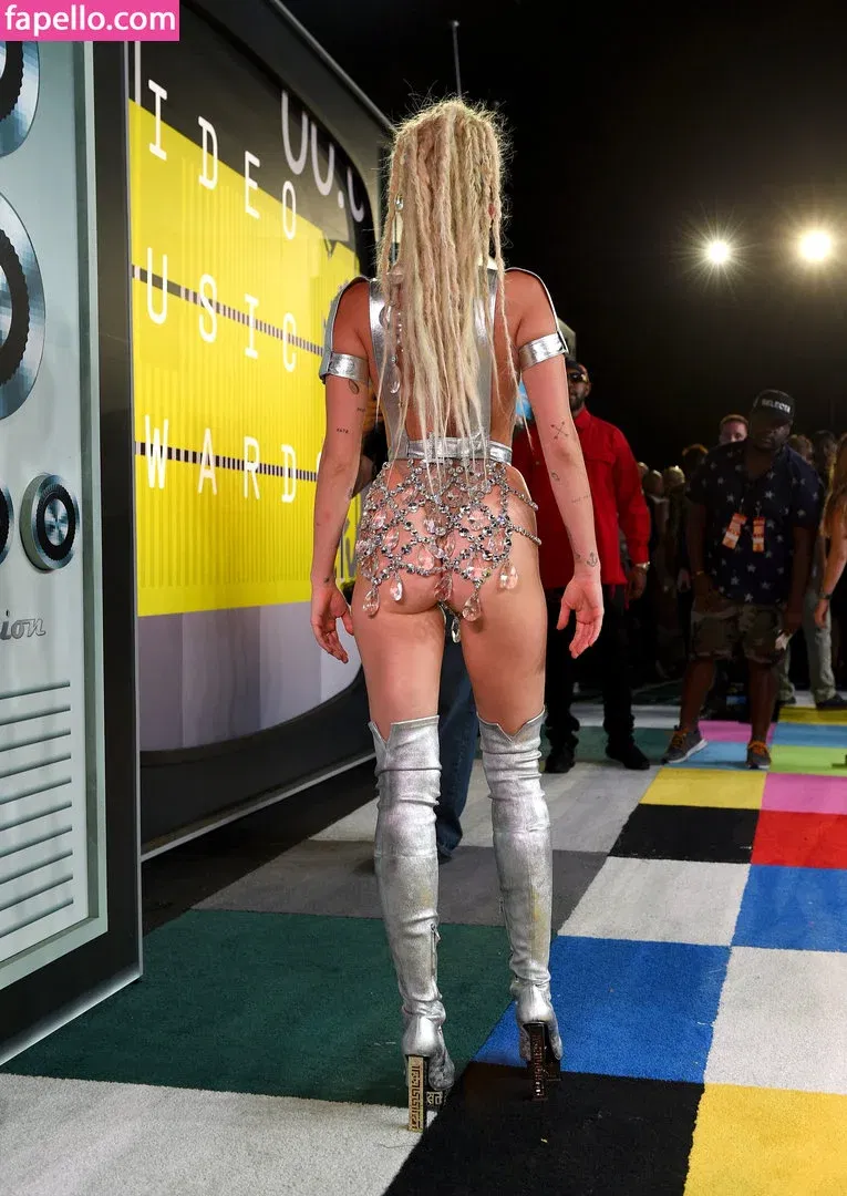 Miley Cyrus Onlyfans Photo Gallery 