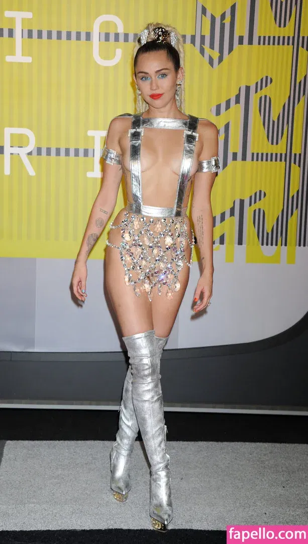 Miley Cyrus Onlyfans Photo Gallery 