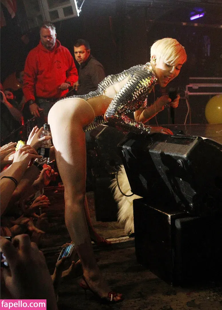 Miley Cyrus Onlyfans Photo Gallery 