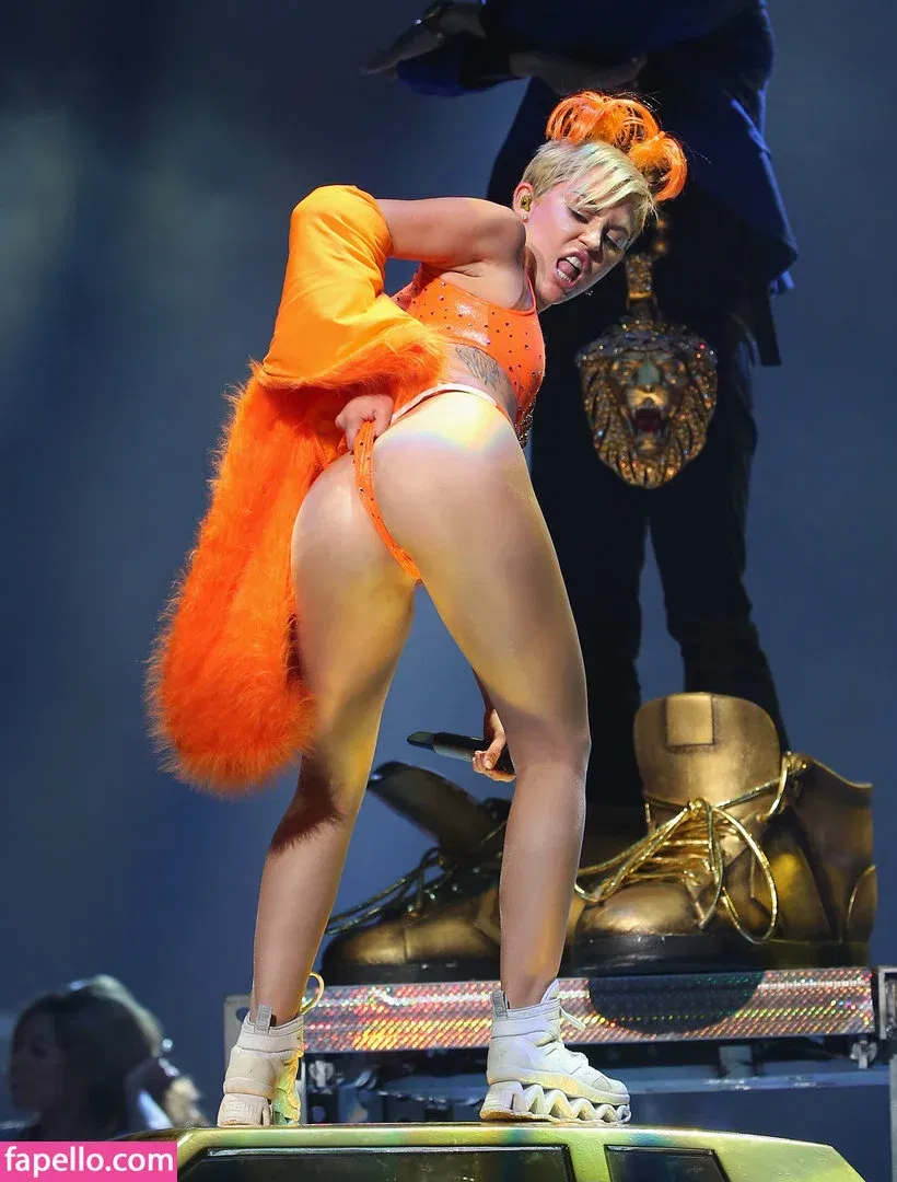 Miley Cyrus Onlyfans Photo Gallery 