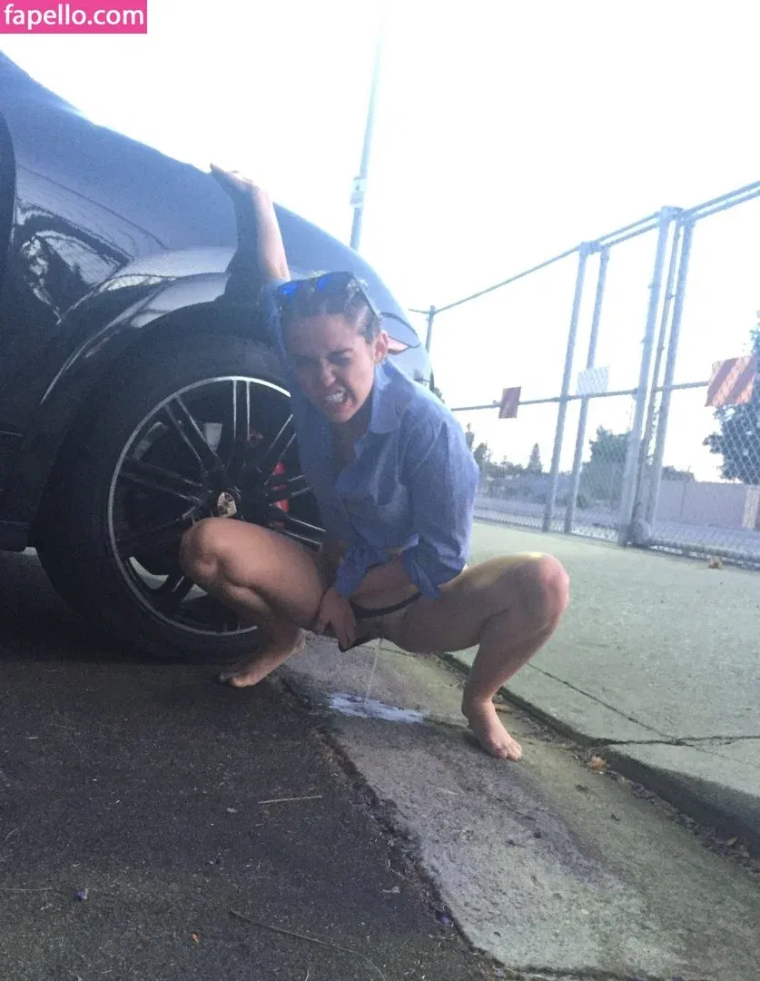 Miley Cyrus Onlyfans Photo Gallery 