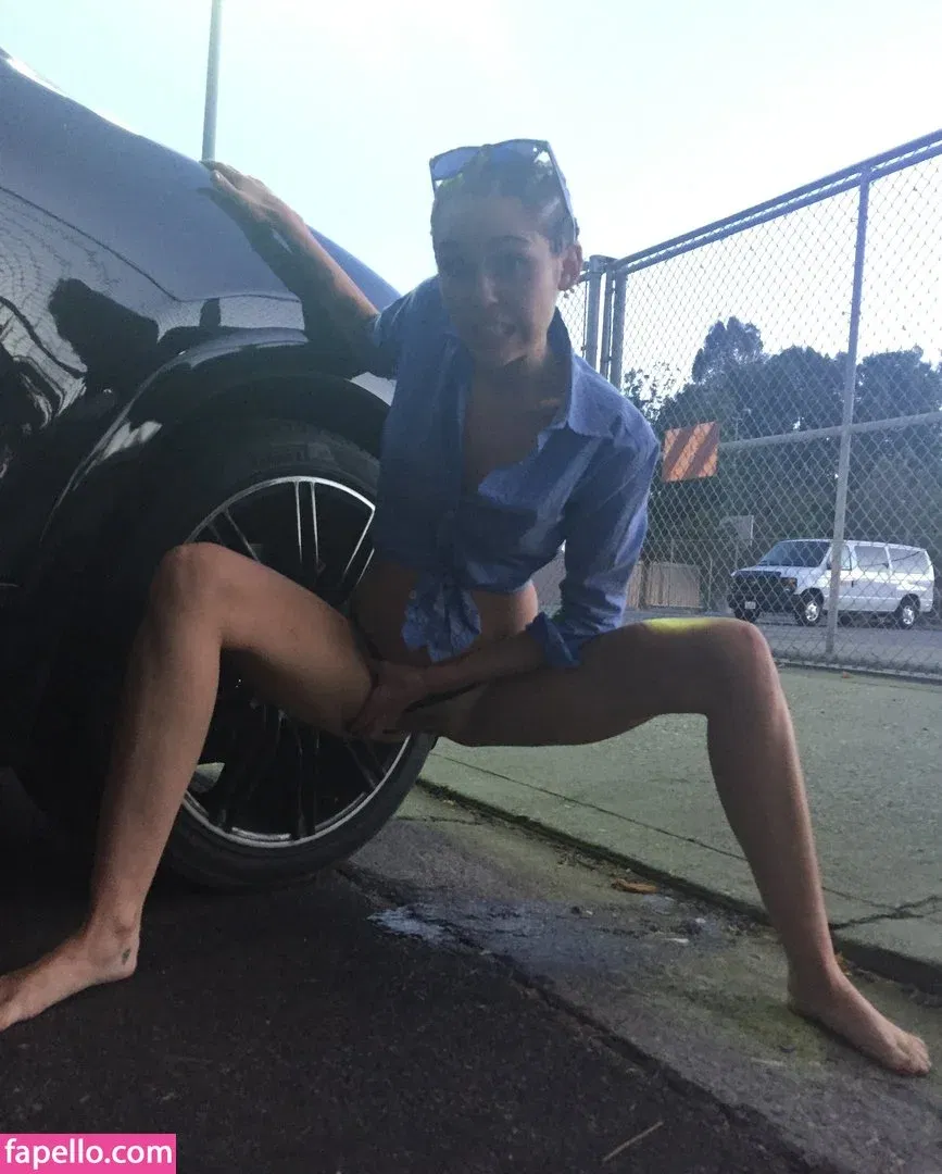 Miley Cyrus Onlyfans Photo Gallery 