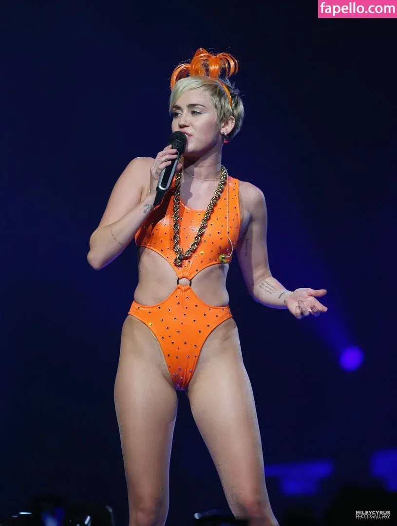 Miley Cyrus Onlyfans Photo Gallery 