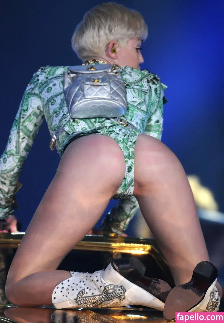 Miley Cyrus Onlyfans Photo Gallery 