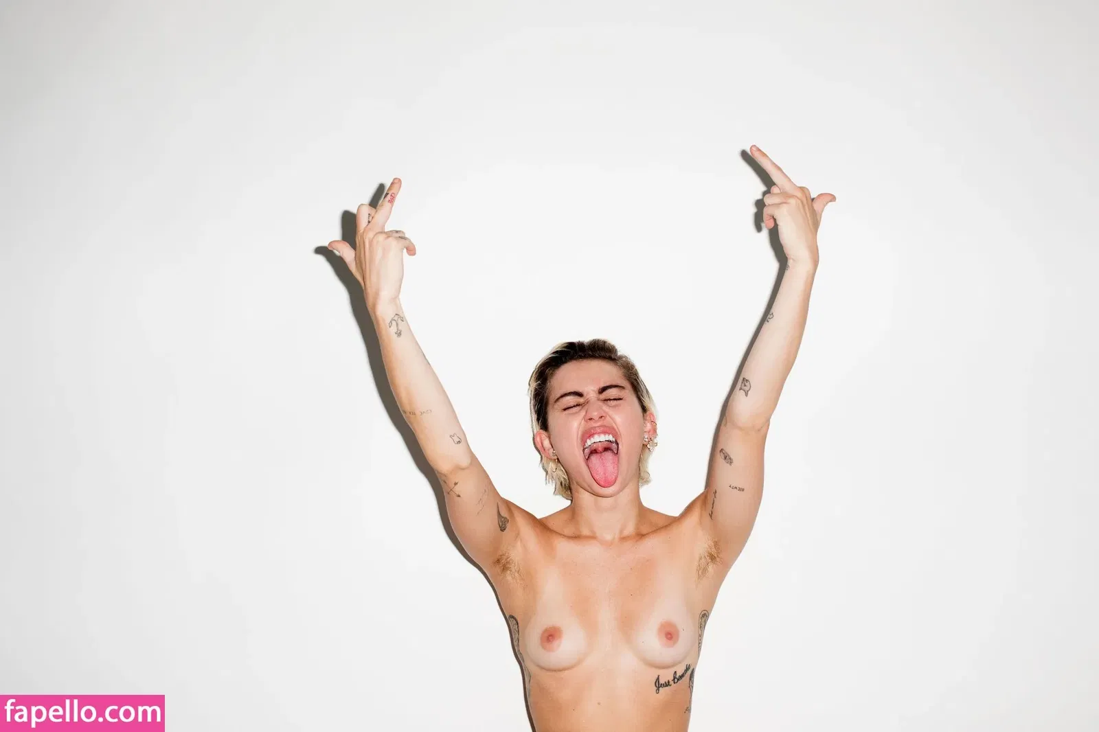 Miley Cyrus Onlyfans Photo Gallery 