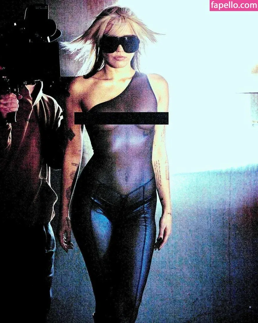 Miley Cyrus Onlyfans Photo Gallery 