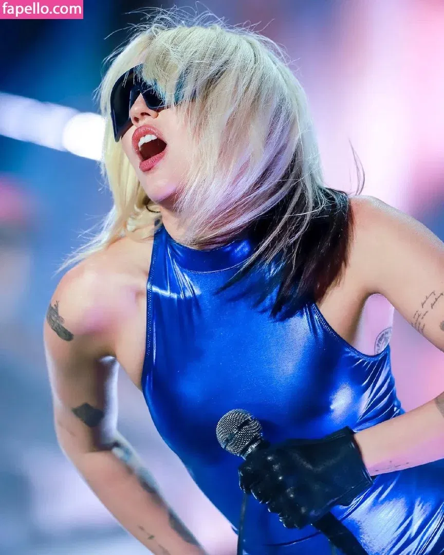 Miley Cyrus Onlyfans Photo Gallery 