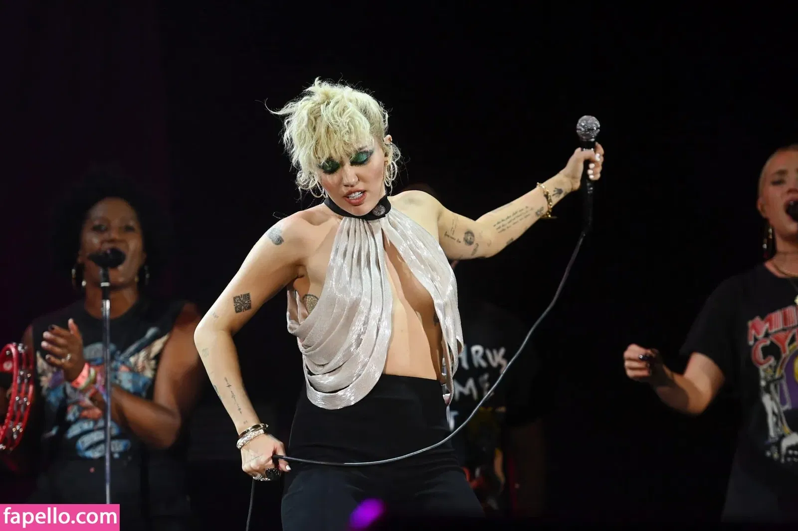 Miley Cyrus Onlyfans Photo Gallery 