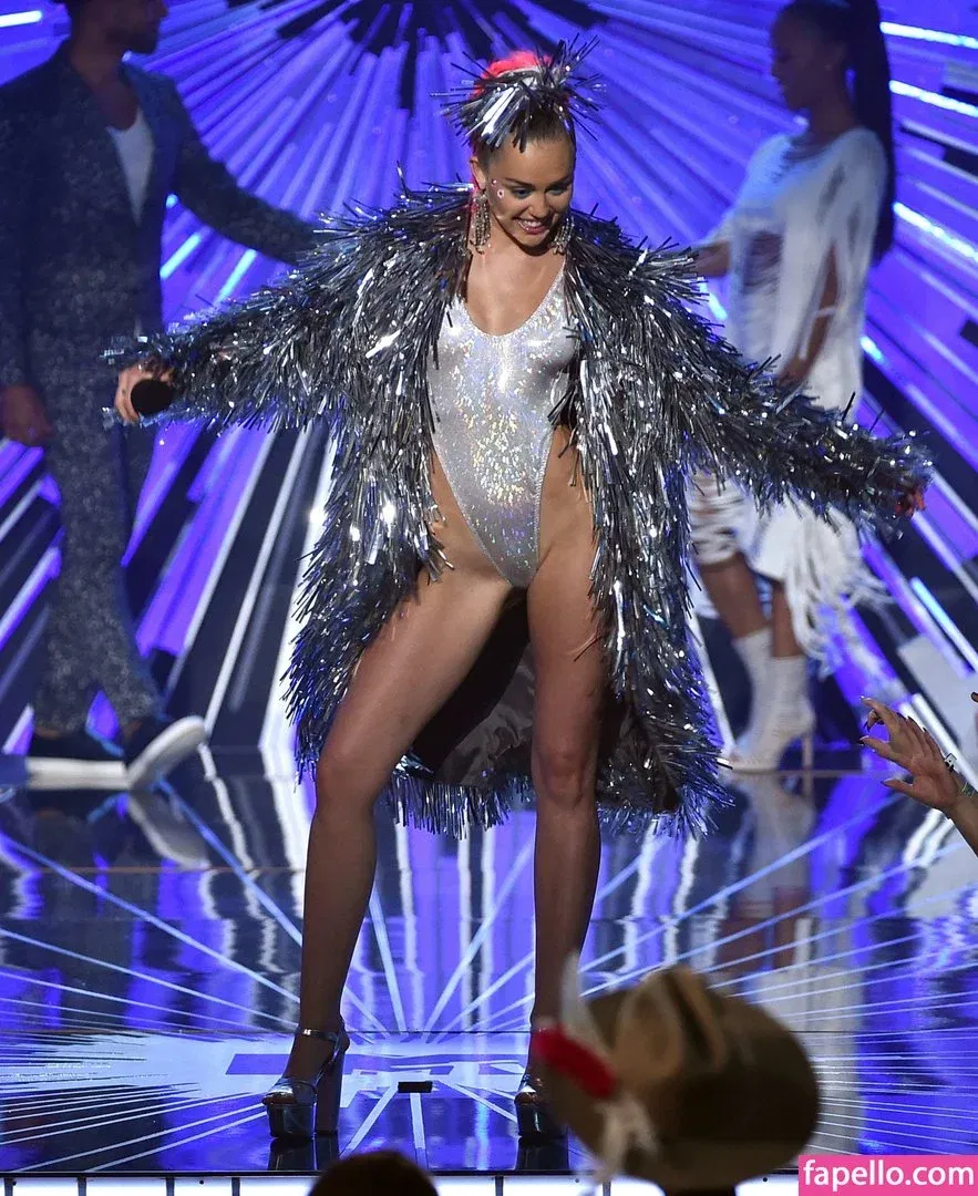 Miley Cyrus Onlyfans Photo Gallery 