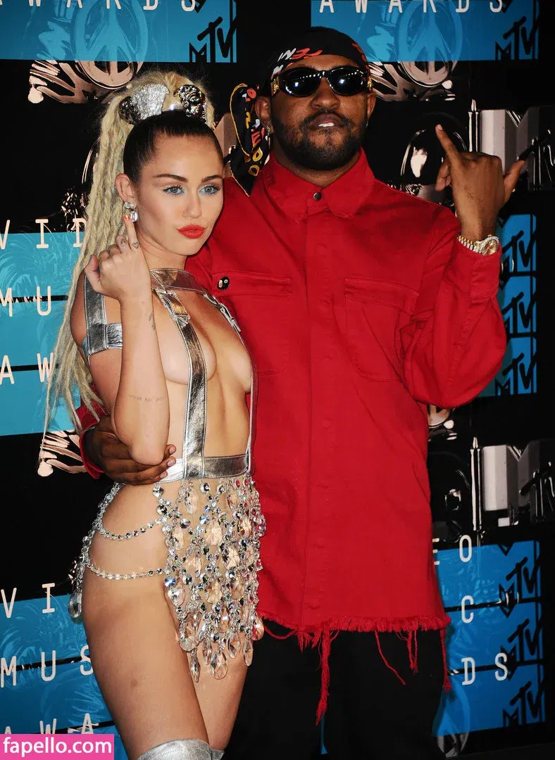 Miley Cyrus Onlyfans Photo Gallery 