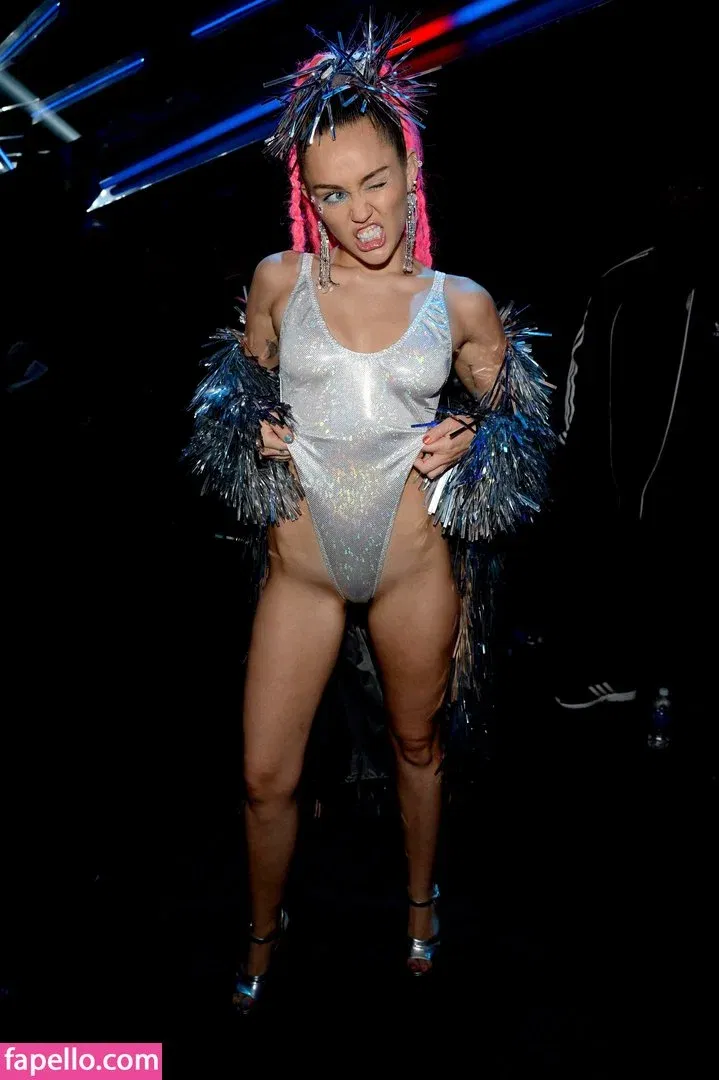 Miley Cyrus Onlyfans Photo Gallery 