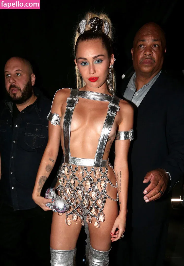 Miley Cyrus Onlyfans Photo Gallery 