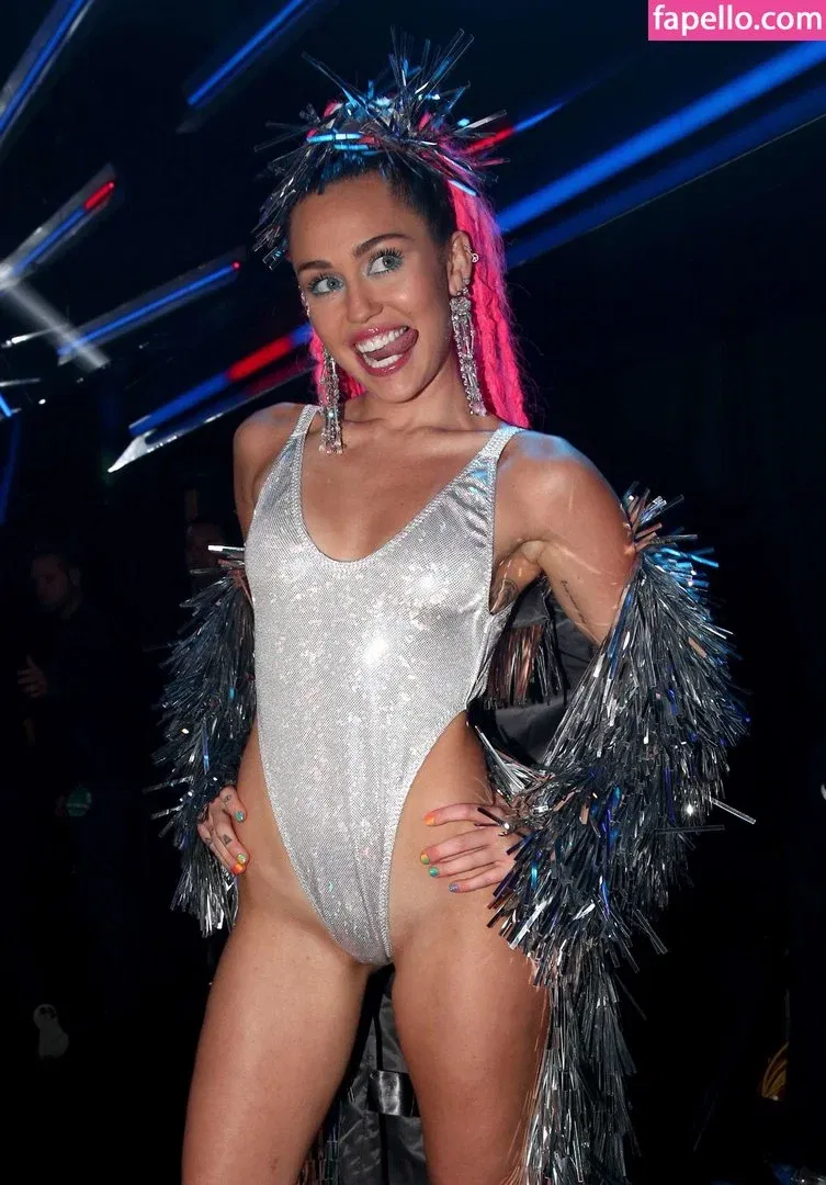 Miley Cyrus Onlyfans Photo Gallery 