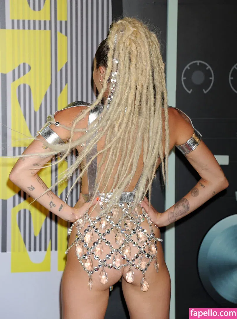 Miley Cyrus Onlyfans Photo Gallery 