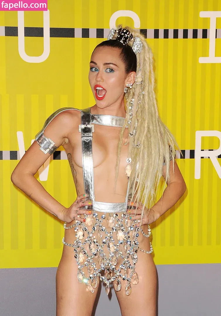 Miley Cyrus Onlyfans Photo Gallery 