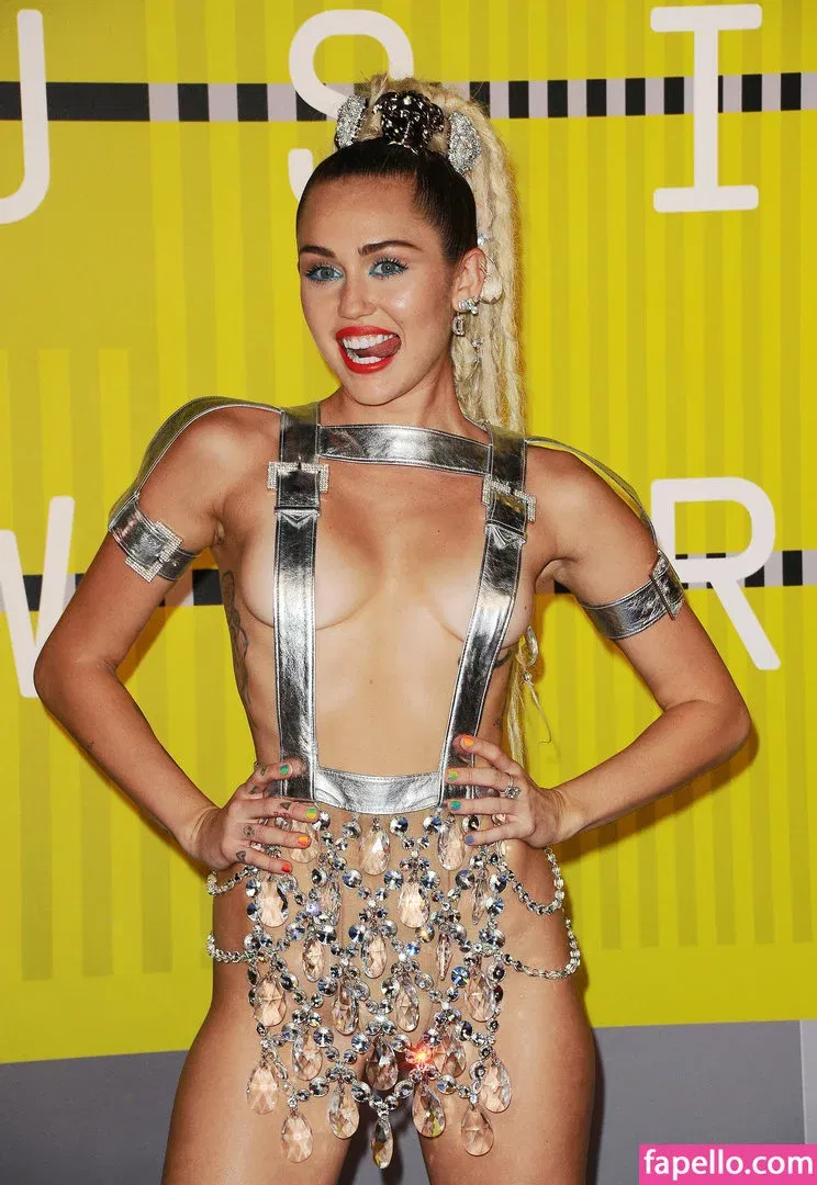 Miley Cyrus Onlyfans Photo Gallery 