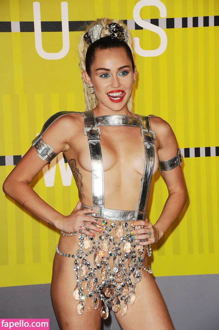 Miley Cyrus Onlyfans Photo Gallery 