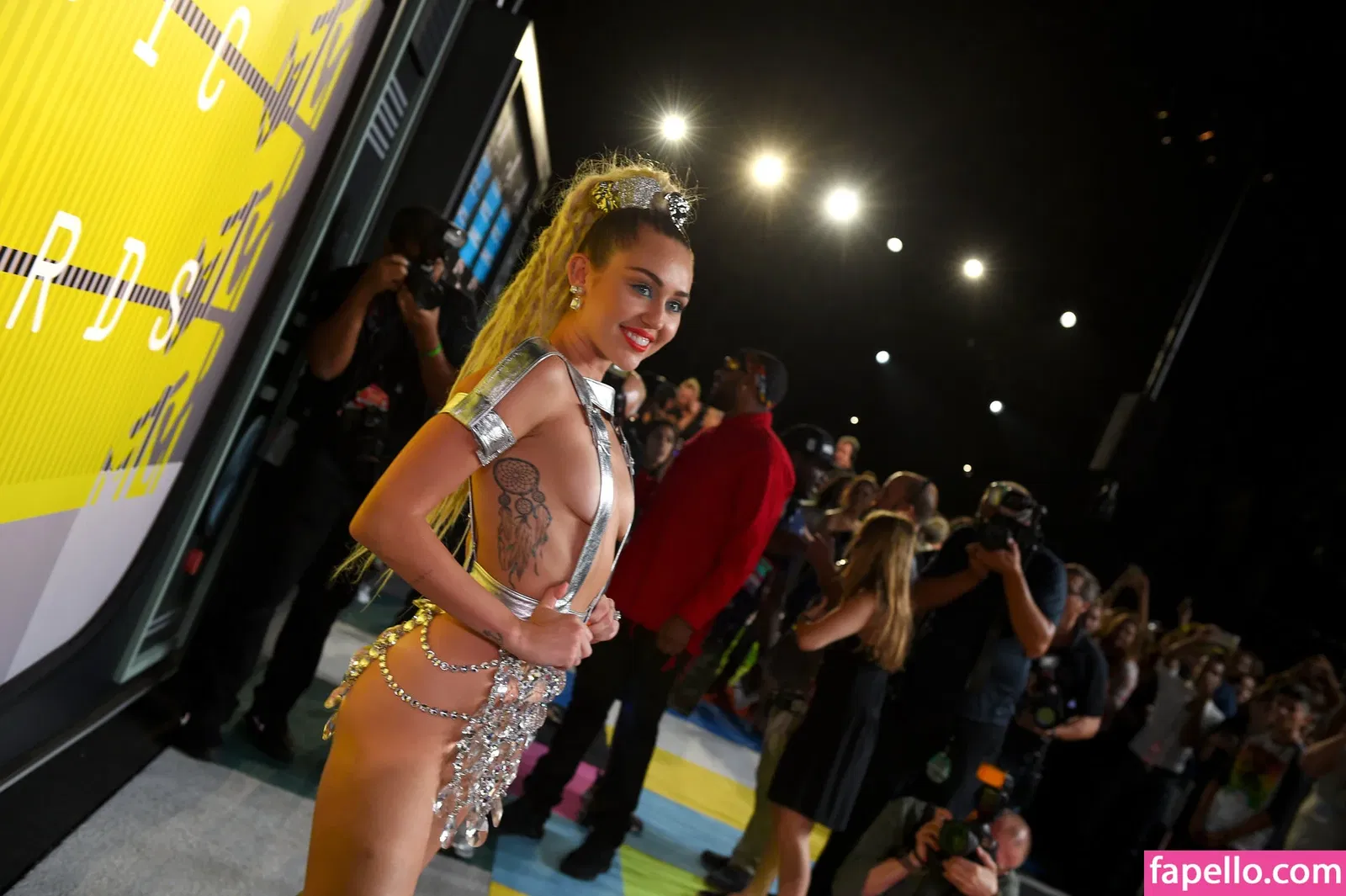 Miley Cyrus Onlyfans Photo Gallery 