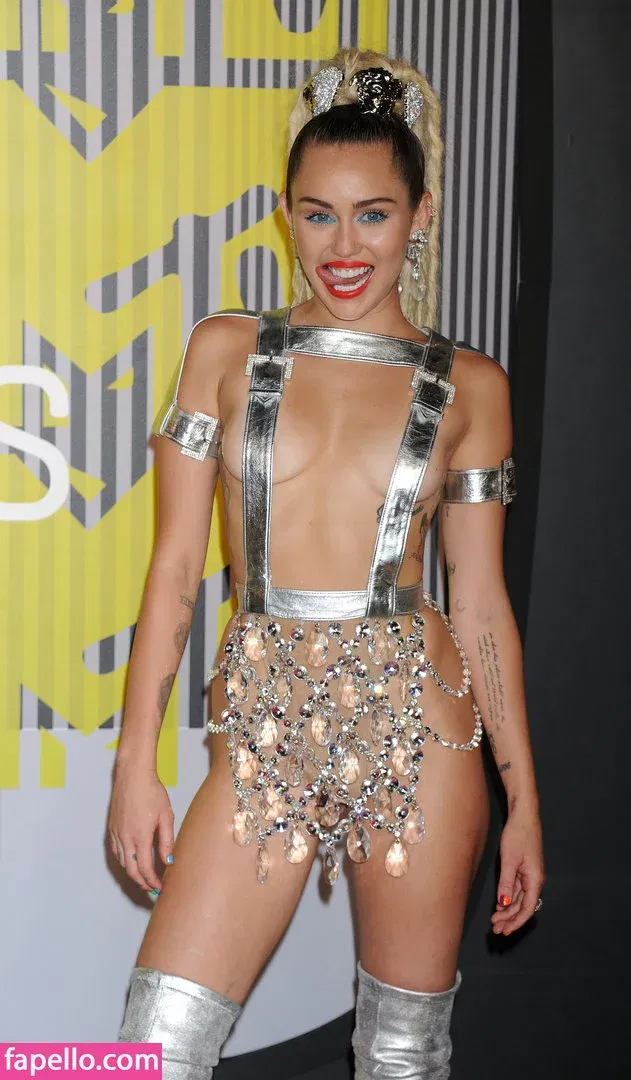 Miley Cyrus Onlyfans Photo Gallery 