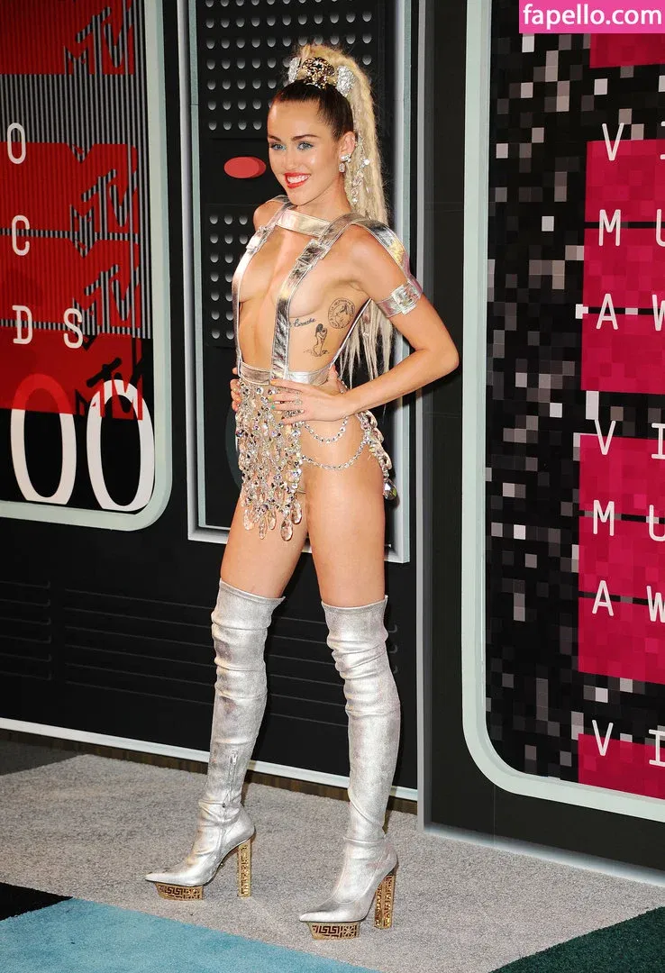 Miley Cyrus Onlyfans Photo Gallery 