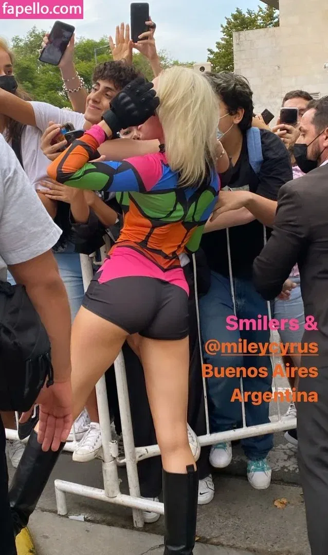 Miley Cyrus Onlyfans Photo Gallery 