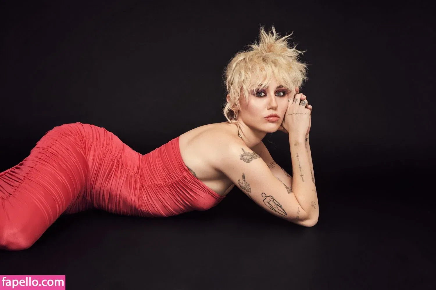 Miley Cyrus Onlyfans Photo Gallery 