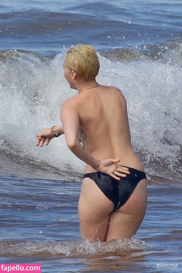 Miley Cyrus Onlyfans Photo Gallery 