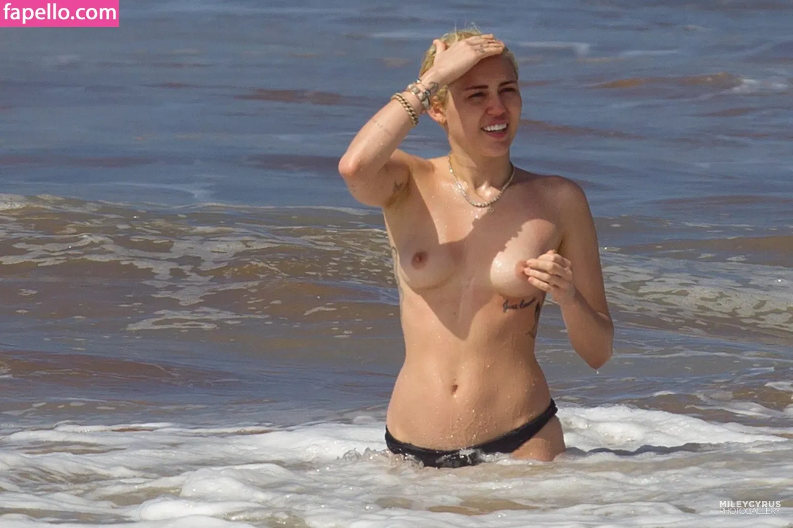 Miley Cyrus Onlyfans Photo Gallery 