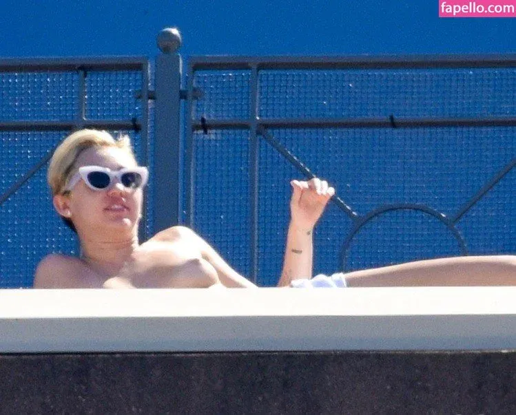 Miley Cyrus Onlyfans Photo Gallery 